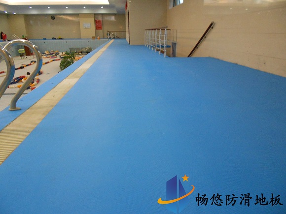內蒙古包頭永盛成游泳館防滑地板工程